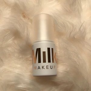 Milk Luminous Blur Spray